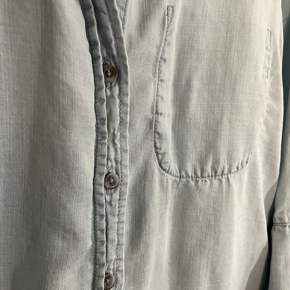 Cloth & Stone Button-Down, size medium. - Picture 4 of 12